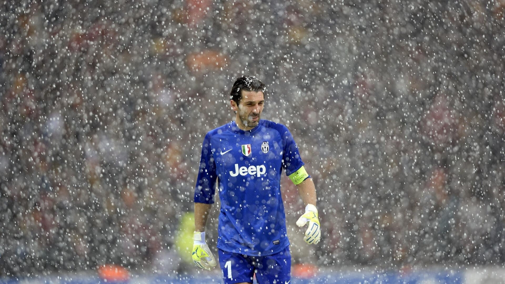 谢菲尔德联边路传中犀利，刀锋战士努力抢分，谢菲尔德飞刀