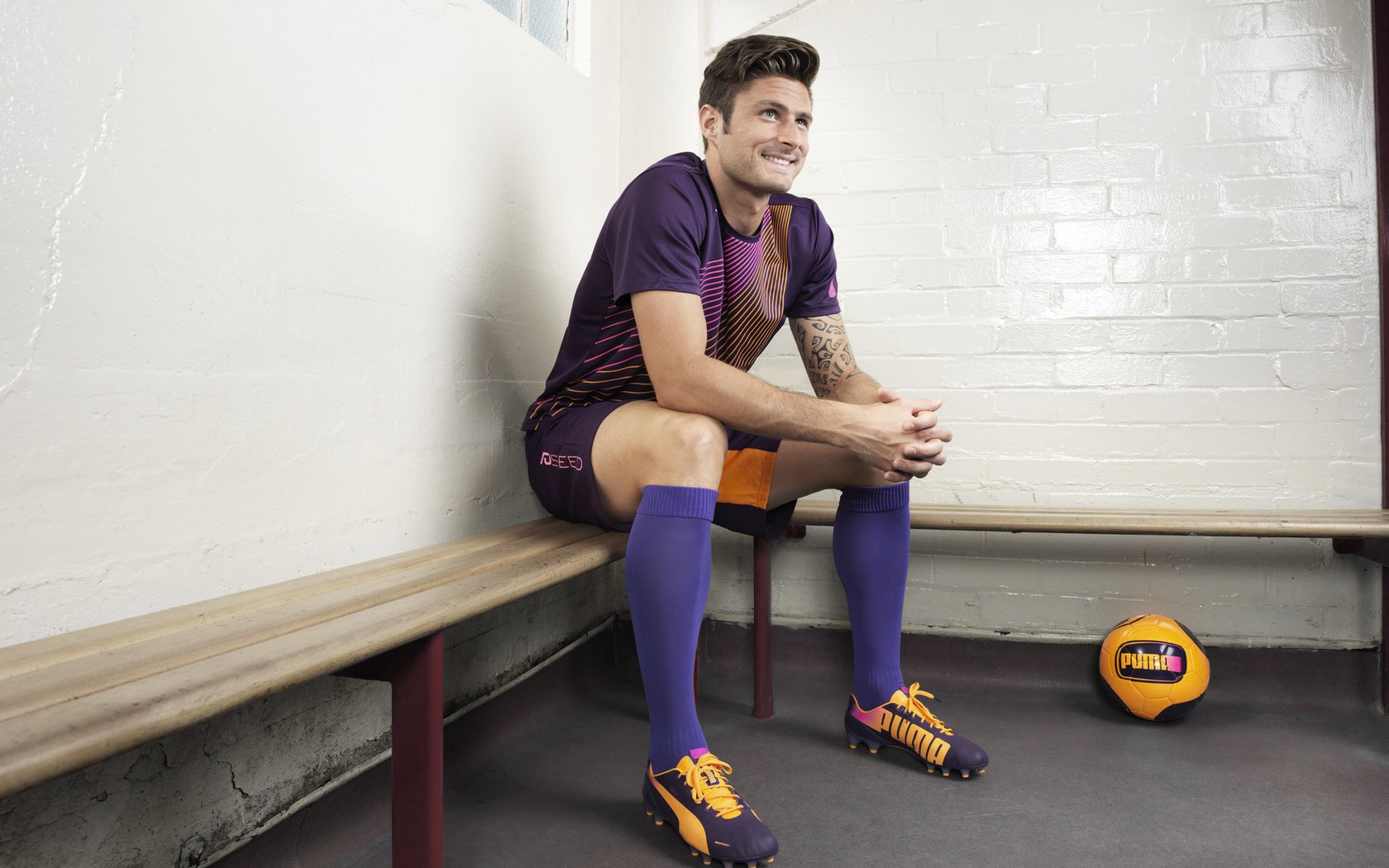 国际比赛纪念展在主办城市巡展,吸引大量观众,国际大赛视频